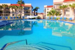 Oceanside complex M33 1 Bed 1 Bath Heated Pool