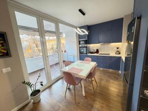 Jolie Center Apartment