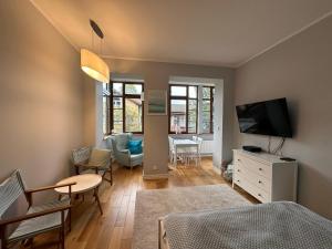 Yonekawa Apartments, Molo & Monte Cassino