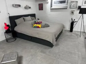 Gemütliches Kellerzimmer + Bad - Bocholt