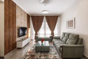Emerald Apartment 301 Nr MG Road Daily Housekeeping