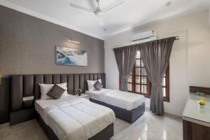 Emerald Apartment 301 Nr MG Road Daily Housekeeping