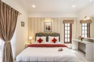 Emerlad Apartment 201 Nr MG Road Housekeeping