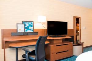 King Room room in Fairfield Inn & Suites by Marriott Indianapolis Fishers