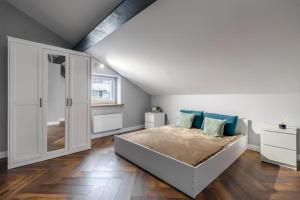 Close-Central Warsaw Apartment - Great Location- Praga Północ - 18 People -Marcinkowskiego