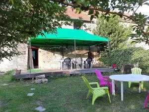 La tanière - 科尔比尼