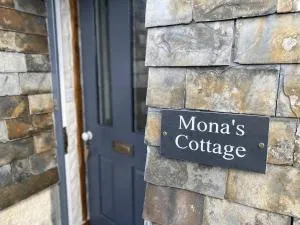 Mona's Cottage - Private Parking, Sea Views, Garden & Close To Harbour & Beach - 查尔斯敦