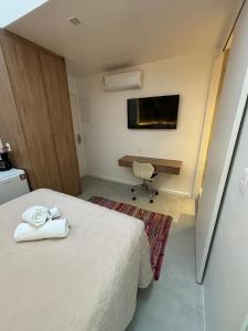 Charming studio just 2 blocks from Copacbana Beach