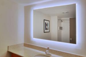 Four Points by Sheraton Nashville Airport