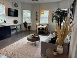 Elizabeth Manor in Downtown Huntsville - Staley