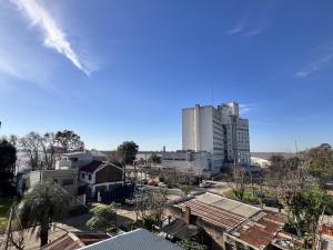 MRU Colón aparts Brown