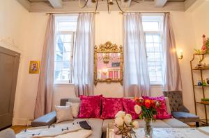 One of a kind home with NYC views