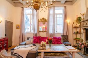 One of a kind home with NYC views