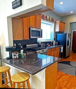 Spacious and Modern 3BD 2BA Home- Garage Parking!