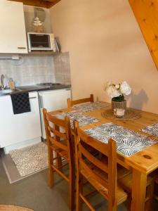 Chaleureux studio montagnard avec balcon 2402