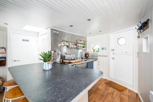 Lorna, Houseboat , West Mersea