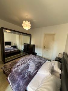 2 bedroom apartment in rehab cityy