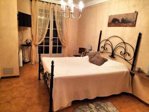 B&B / Chambres d'hotes L-Olivier : Chambre Double - Vue sur Montagne