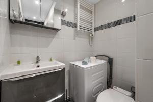 Appartements Studio 100M de la plage & casino : photos des chambres