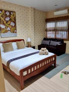 Modern Thai Style Garden Home