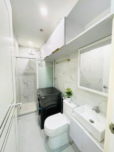 NEAR NAIA TERMINAL 1, 2, 3 Cozy Apartment at Field Residence