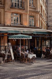 Charming 1BR apartment with terrace Le Marais Paris Center