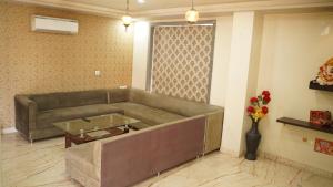 Raas Mahal-Hotel In Jaipur Near Tourist Places