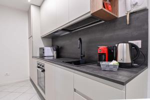 Bilocale Chic, 10 min Aeroporto Milano-Bergamo, BOX AUTO e ARIA CONDIZIONATA