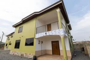 Lovely 5-Bed House Getaway Duplex in Accra - Nopendaw