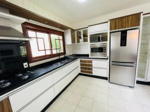 Casa Oásis | Jurerê | 400m do mar | 6 qtos com ac