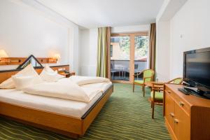 Standard Double Room with Balcony room in Hotel Mathiesn