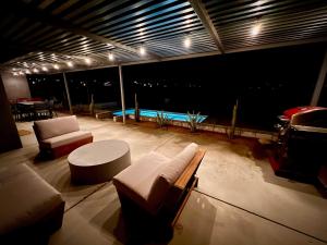 Hidden Valley Cottage - Modern Home in JT Hot Tub