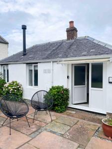 The Retreat, self-contained cosy Anex, M6 A75 Gretna Green