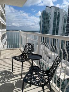 Best views, 2 balconies, 2 bedrooms, pool, gym, parking