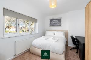 3 Bed House with King Size bed near Uni and QMC