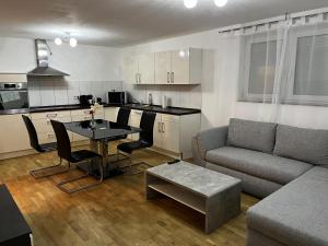 Cozy Two-Bedroom Apartment with Free Parking
