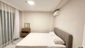 Luxury Nature View Home Downstairs