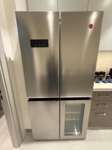 Upgraded brand new apartment Downtown