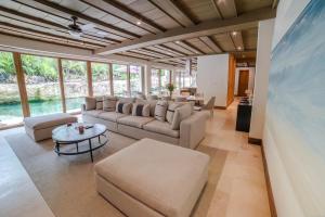 House with cenote and caves in Puerto Aventuras