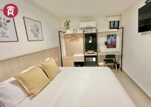 Reset (Hotel-Cafe-Coworking)