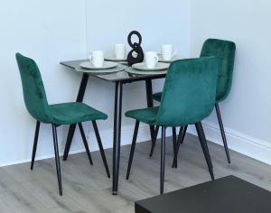 Tranquil Stays at 3 bedroom House in Dagenham