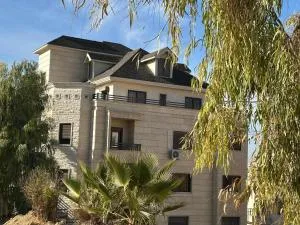 360 Spacious luxury home in Dabouq - Furnished Roof - Umm al Usūd