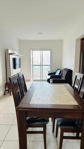 Apto Vila Guilhermina - 2 dorms Próx Praia