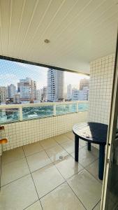 Apto Vila Guilhermina - 2 dorms Próx Praia