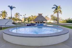 Altamar Canal View Condos