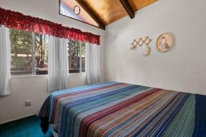 Bear Paw Lodge, 1 min from Bear Mountain, Balcony