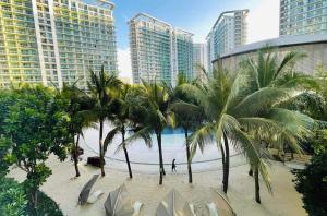 Azure Urban Resort Staycation By J&R