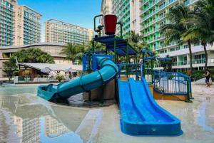 Azure Urban Resort Staycation By J&R