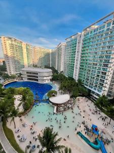 Azure Urban Resort Staycation By J&R