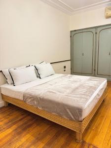 Prestigious Nilefront Residence, 5-Star Cairo Views